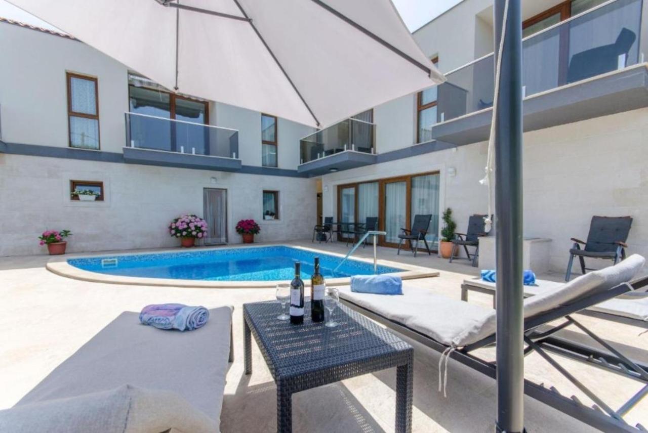 Appartamento Ivica - 100m From The Sea